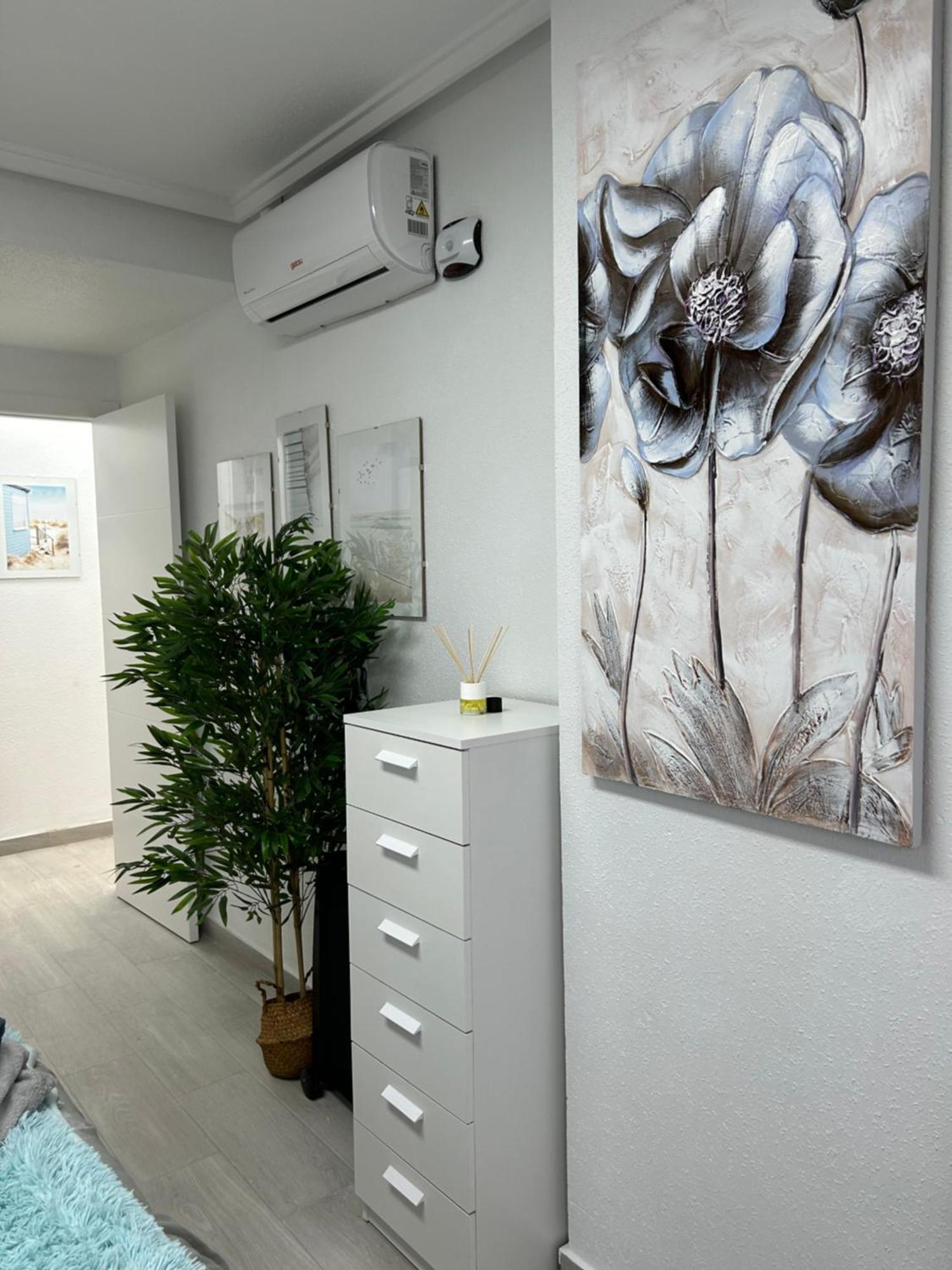 Apartamento Skyline 21 Torrevieja Exterior foto